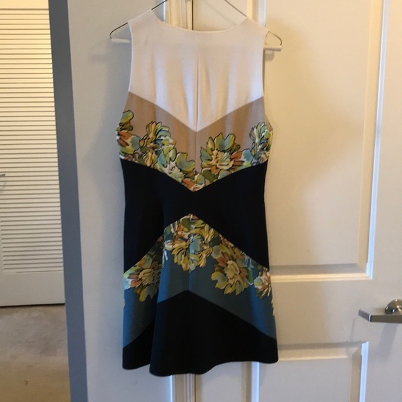 BCBG ADORABLE DRESS - Picture 2 of 4